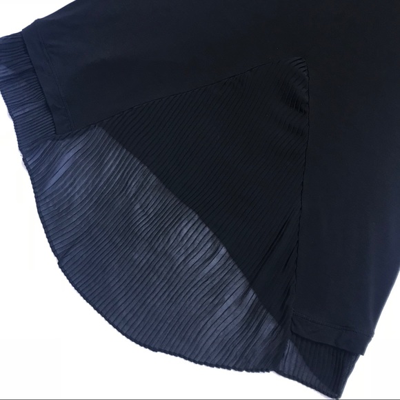 SOLD Bordeaux Black A Line Top w Accordion back - Picture 6 of 8